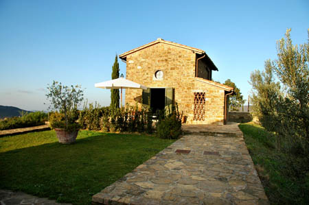 Small romantic oottage in Chianti with pool